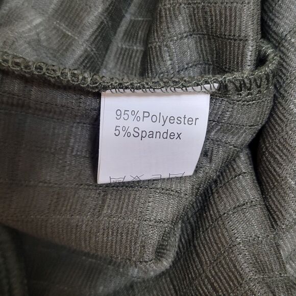 Green Quilted Pullover Long Sleeved Drawstring Hoodie with Kangaroo Pocket NWOT - Picture 9 of 10